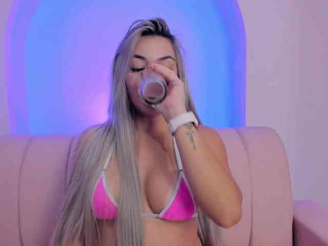 milaowens Live Webcam on BongaCams