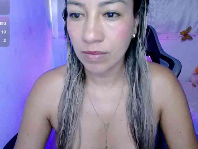 ninatinydoll webcam