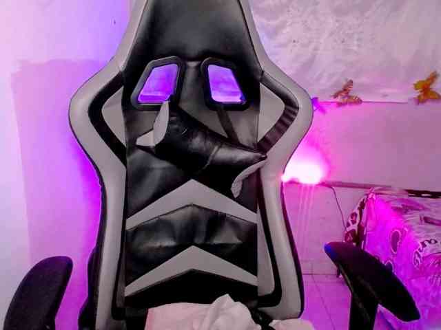 ninatinydoll webcam
