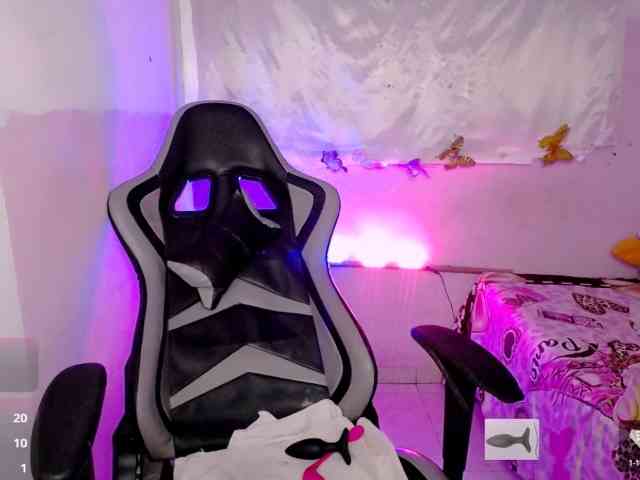 ninatinydoll webcam