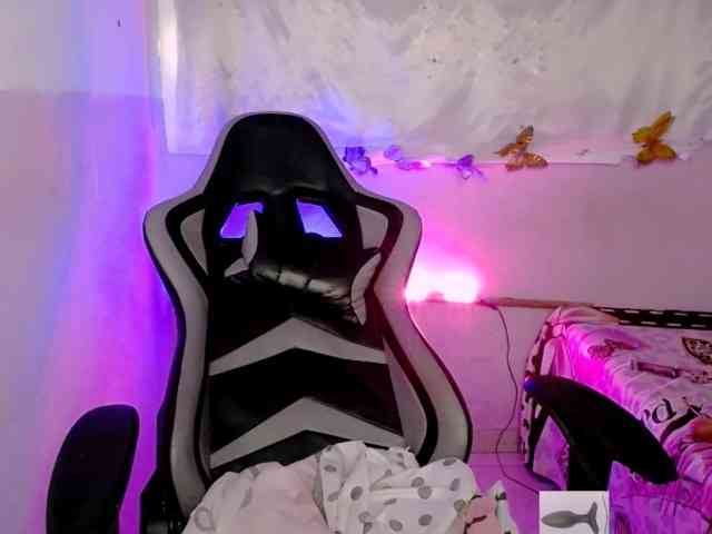 ninatinydoll webcam