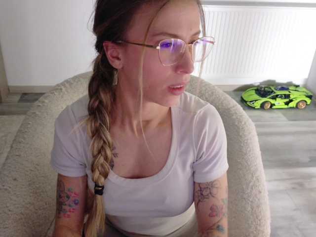 DiddySweet1's BongaCams show and profile