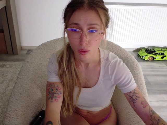 DiddySweet1's BongaCams show and profile