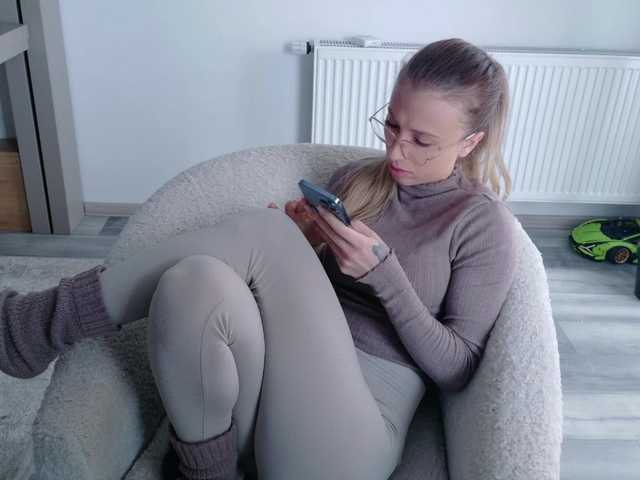 DiddySweet1's BongaCams show and profile