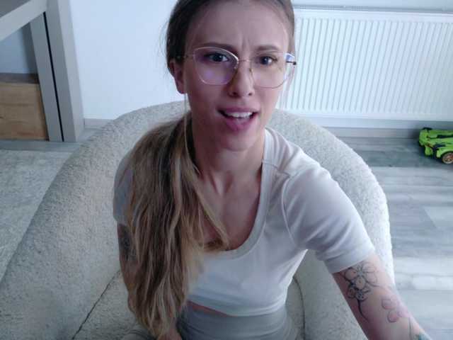 DiddySweet1's BongaCams show and profile