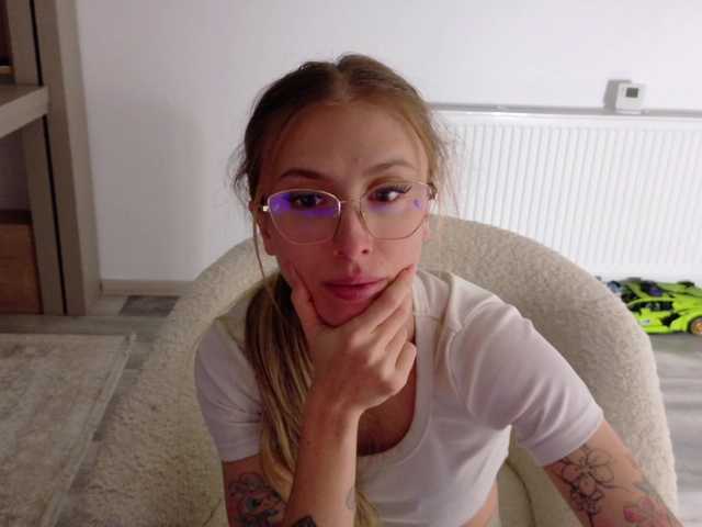 DiddySweet1's BongaCams show and profile