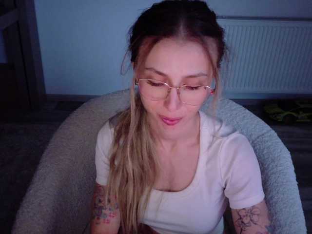 DiddySweet1's BongaCams show and profile