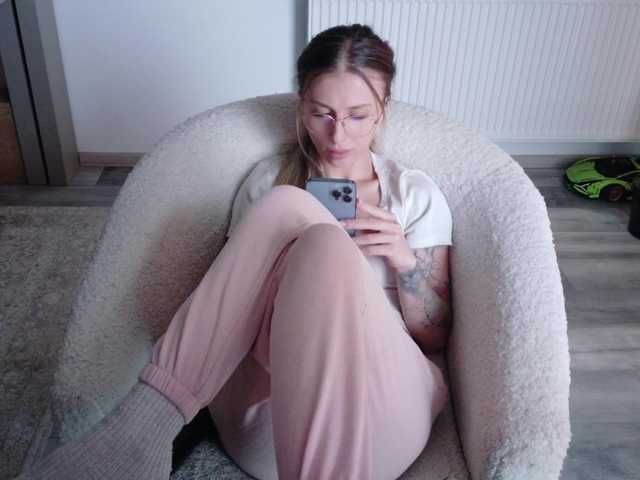 DiddySweet1's BongaCams show and profile