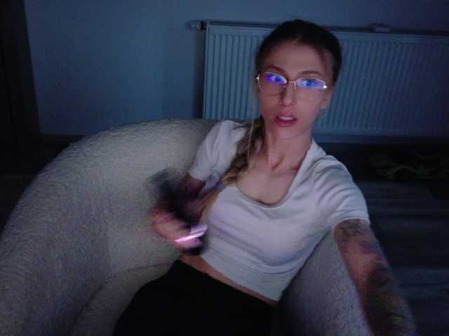 DiddySweet1's BongaCams show and profile