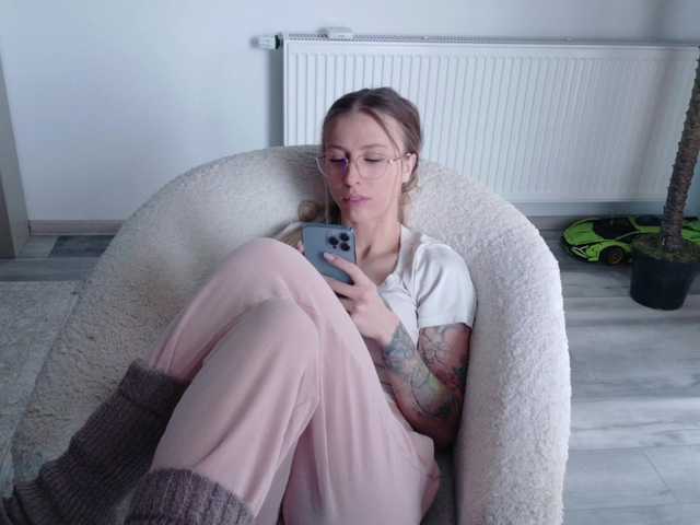 DiddySweet1's BongaCams show and profile