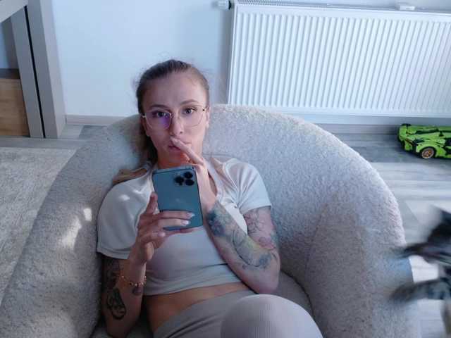 DiddySweet1's BongaCams show and profile