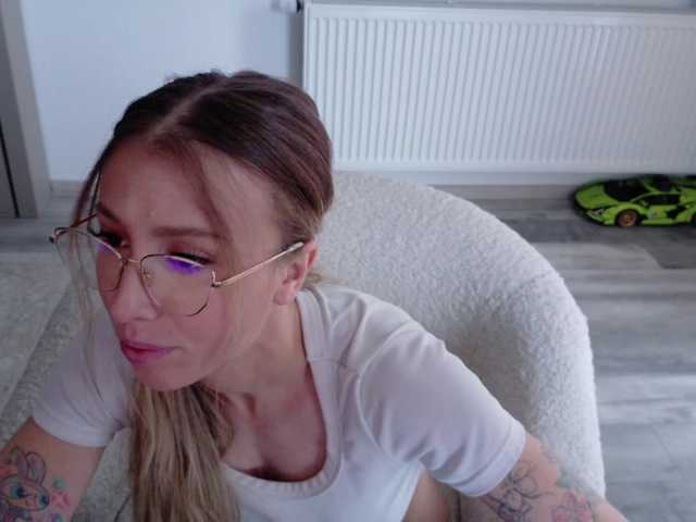 DiddySweet1's BongaCams show and profile