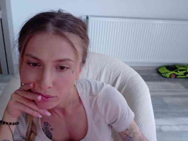 DiddySweet1 Live Webcam on BongaCams