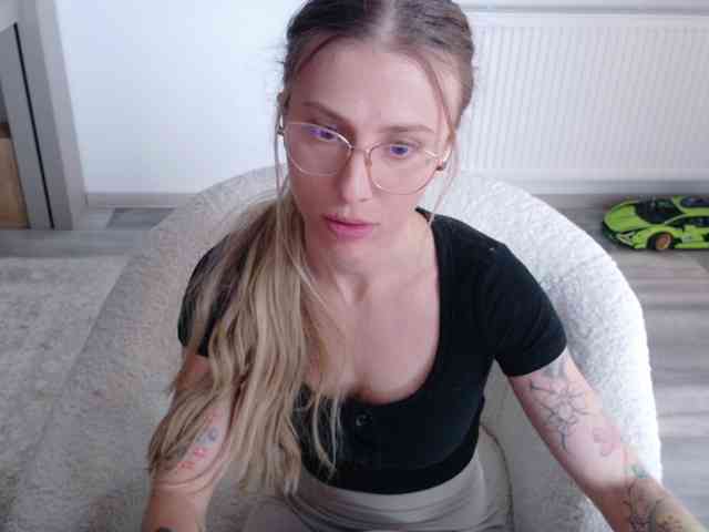 DiddySweet1 Live Webcam on BongaCams