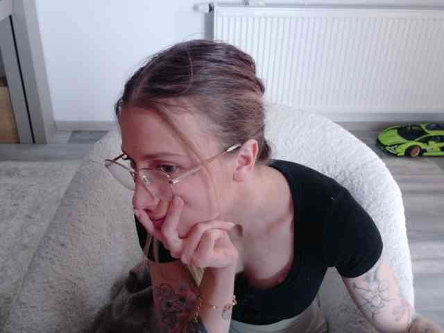 DiddySweet1 Live Webcam on BongaCams