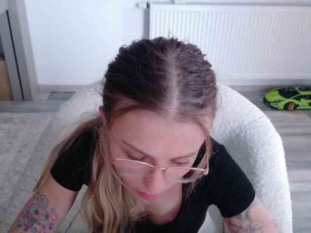 DiddySweet1 Live Webcam on BongaCams