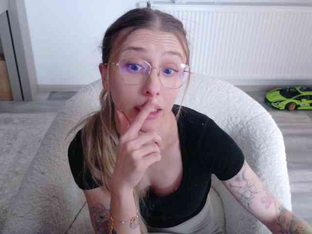 DiddySweet1 Live Webcam on BongaCams