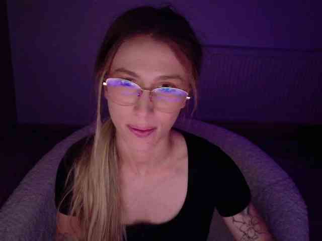 DiddySweet1 Live Webcam on BongaCams