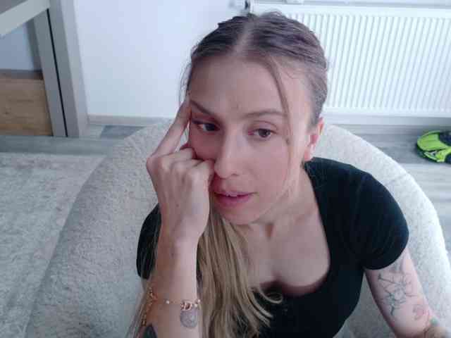 DiddySweet1 Live Webcam on BongaCams