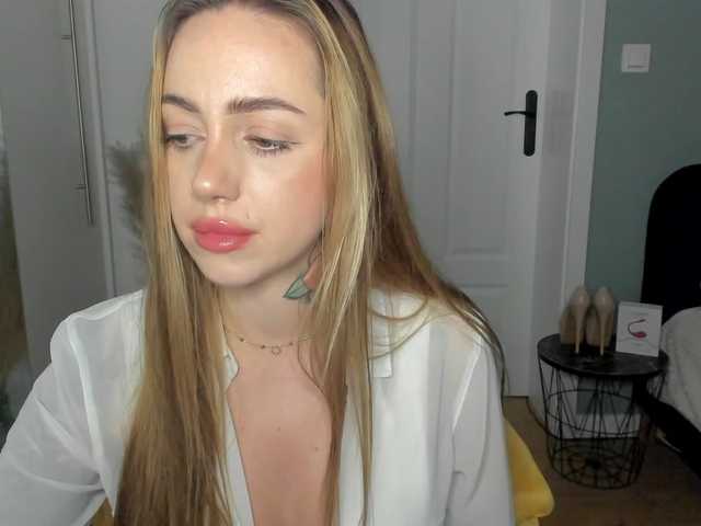 SEXYcoralie's BongaCams show and profile