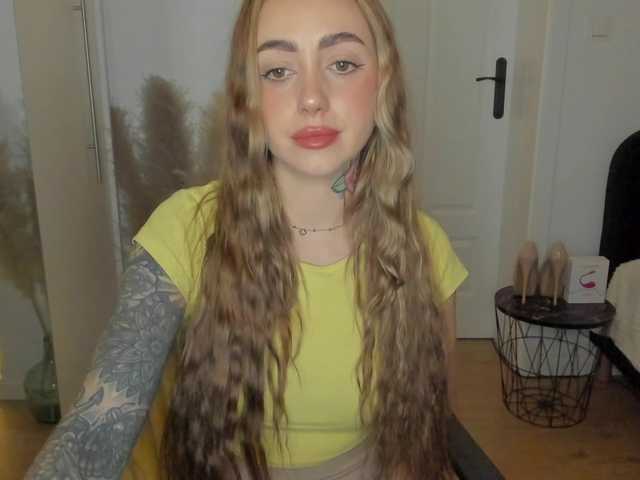 SEXYcoralie's BongaCams show and profile