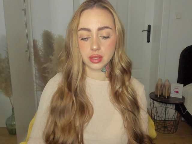 SEXYcoralie's BongaCams show and profile