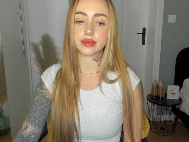 SEXYcoralie's BongaCams show and profile