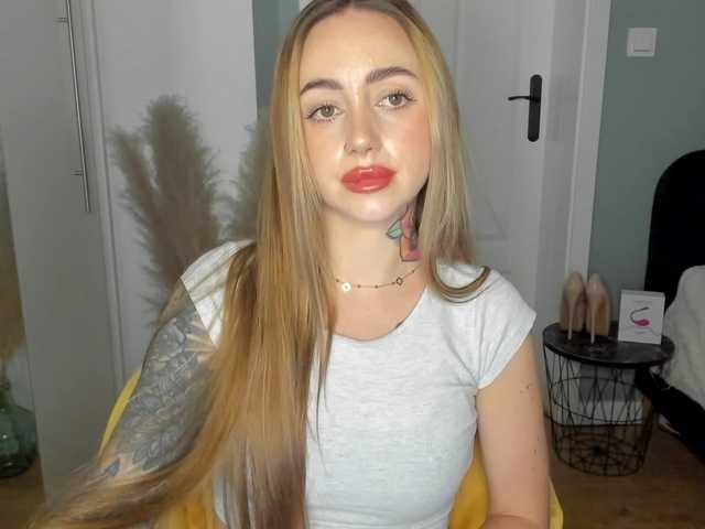 SEXYcoralie's BongaCams show and profile