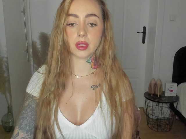 SEXYcoralie's BongaCams show and profile