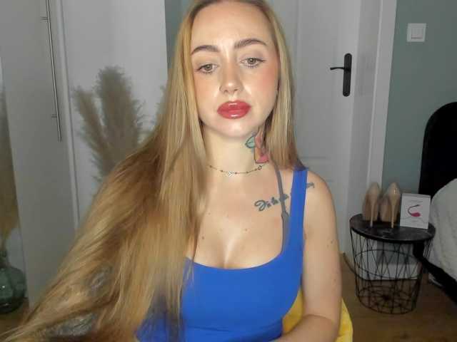 SEXYcoralie's BongaCams show and profile