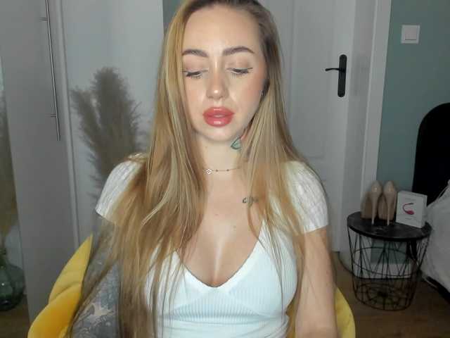 SEXYcoralie's BongaCams show and profile