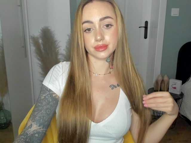 SEXYcoralie's BongaCams show and profile