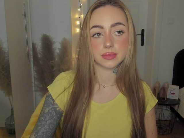 SEXYcoralie's BongaCams show and profile