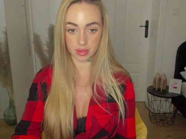SEXYcoralie webcam