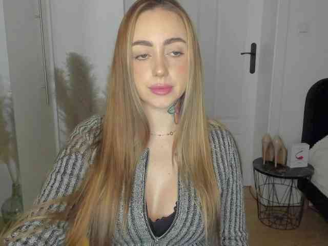 SEXYcoralie webcam