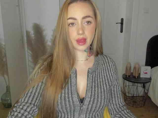 SEXYcoralie webcam