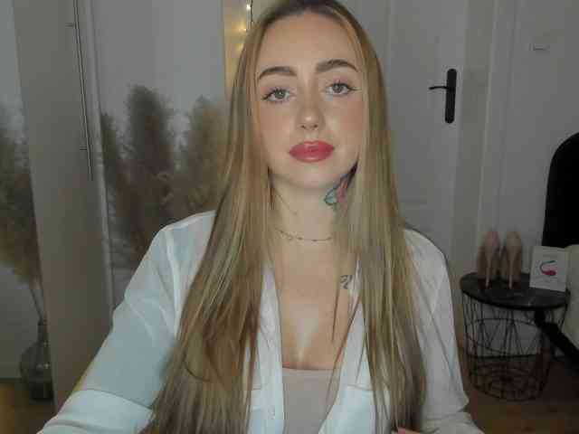 SEXYcoralie webcam