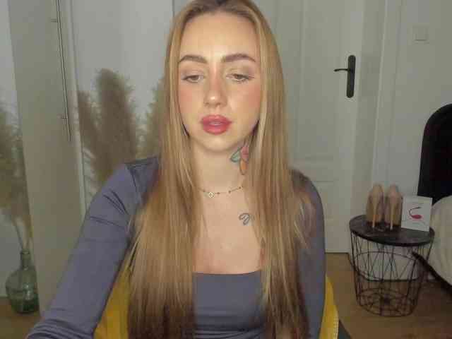 SEXYcoralie webcam