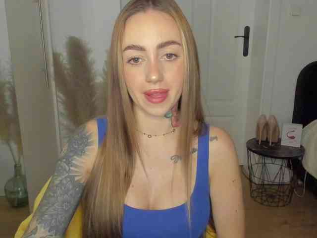 SEXYcoralie webcam