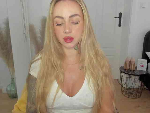 SEXYcoralie webcam