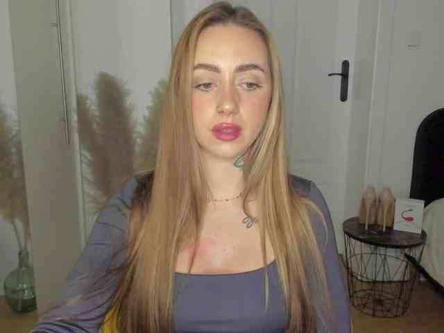 SEXYcoralie webcam