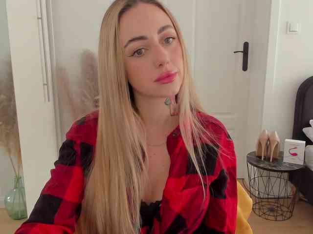 SEXYcoralie webcam