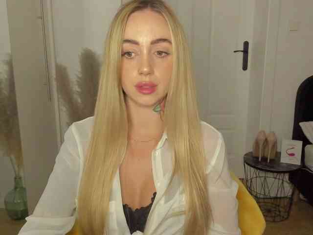 SEXYcoralie webcam