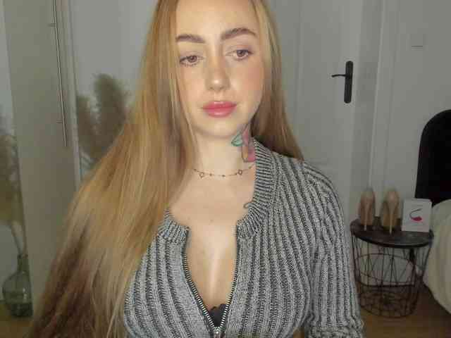 SEXYcoralie webcam
