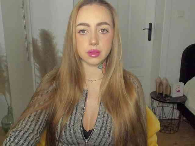 SEXYcoralie webcam