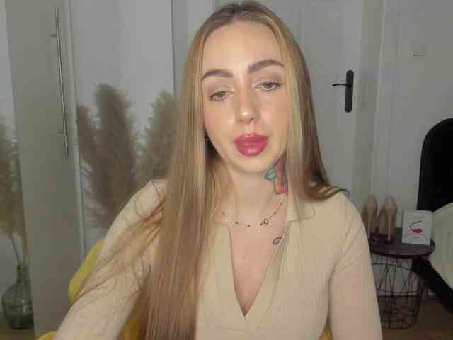 SEXYcoralie webcam