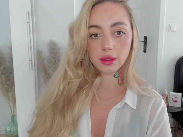 SEXYcoralie webcam