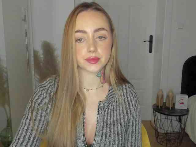 SEXYcoralie Live Webcam on BongaCams