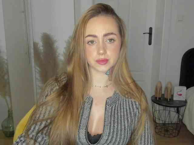 SEXYcoralie webcam