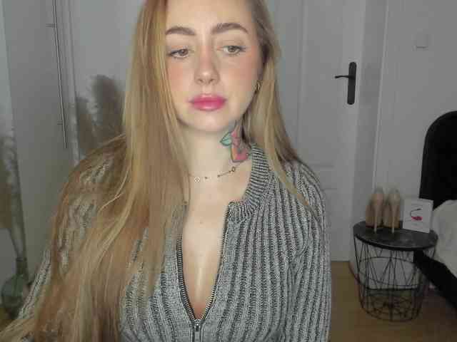SEXYcoralie webcam